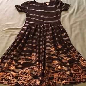 LuLaRoe elegant Amelia size L.